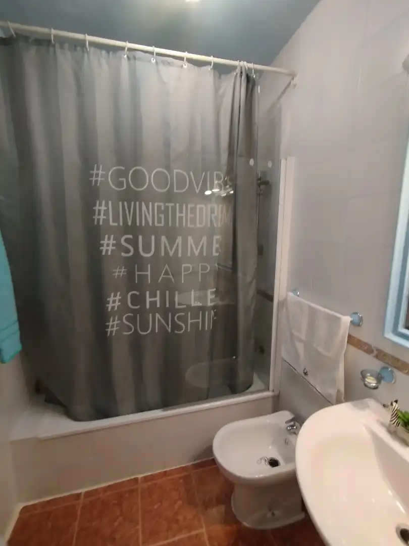 Badezimmer von Einfamilien-Reihenhaus zum Verkauf in Islantilla mit Terrasse, Möbliert und Waschmaschine