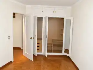 Schlafzimmer von Wohnung zur Miete in Siero mit Privatgarten, Parkett und Balkon