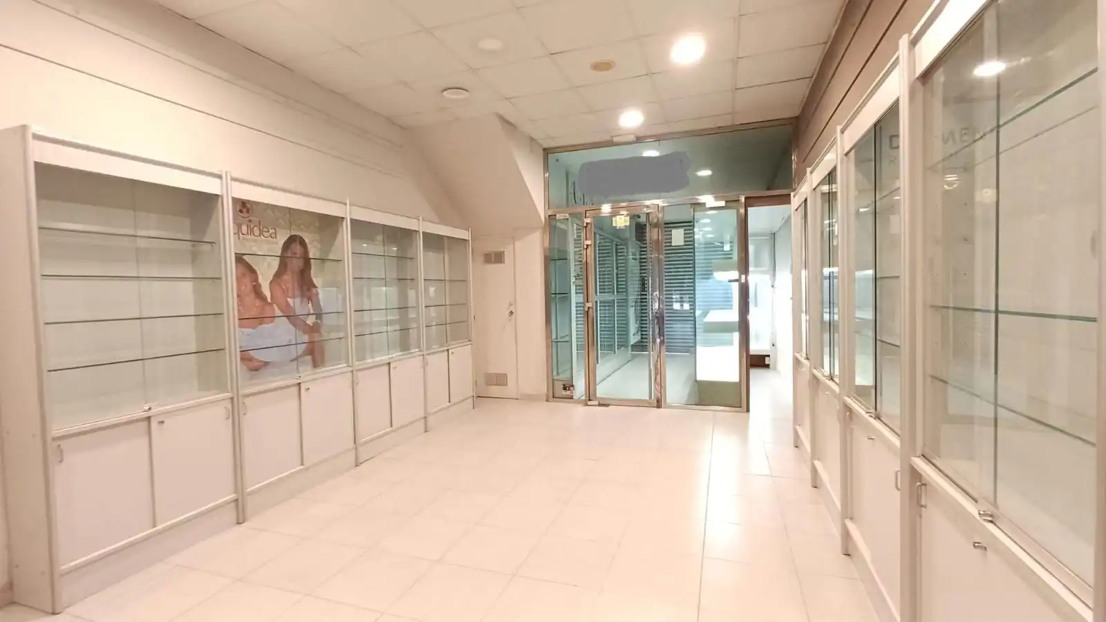 Commercial properties for rent in Centre , Centre - Sant Oleguer