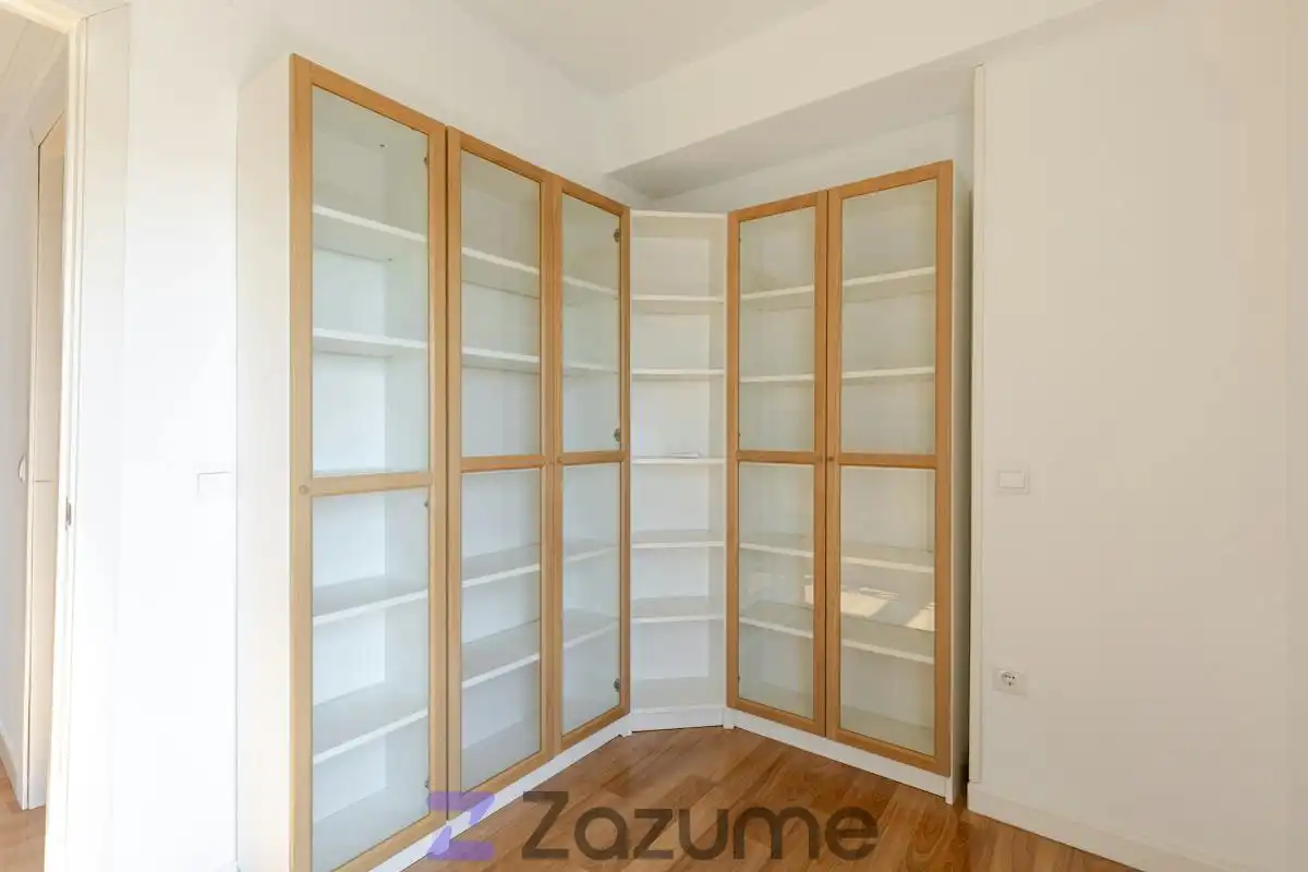 Schlafzimmer von Wohnung zur Miete in Madrid mit Klimaanlage, Heizung und Parkett