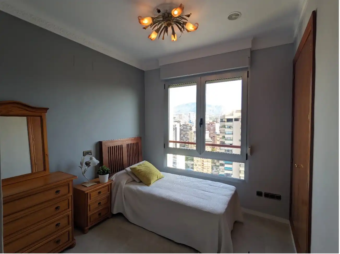 Dormitori de Àtic en venda en Benidorm amb Piscina, Moblat i Jacuzzi