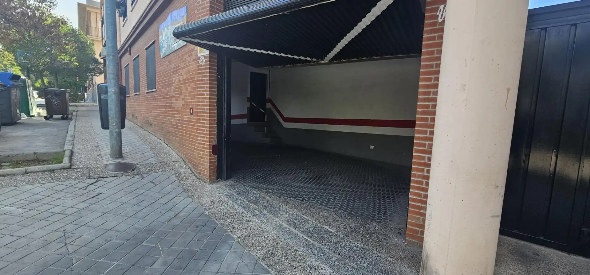 Parkplatz von Garage zum Verkauf in Granada