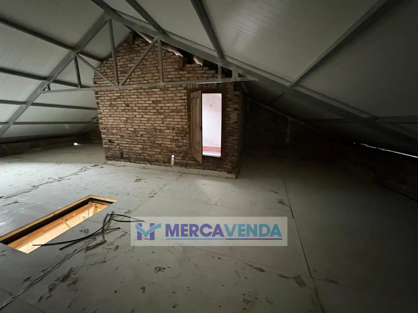 Pis en venda en Vigo  amb Calefacció, Traster i Moblat