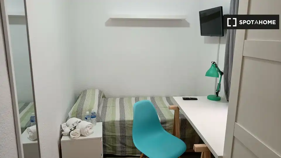 Room in Ciudad Jardín - Tagarete - El Zapillo