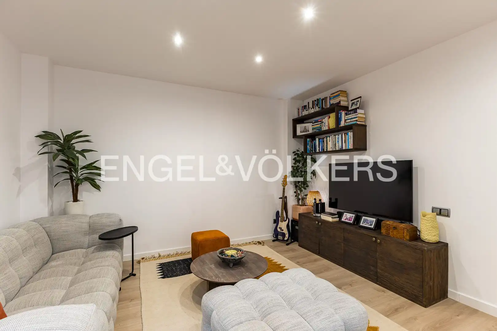 Living room of Flat for rent in Barcelona  with Air Conditioner, Heating and Private garden