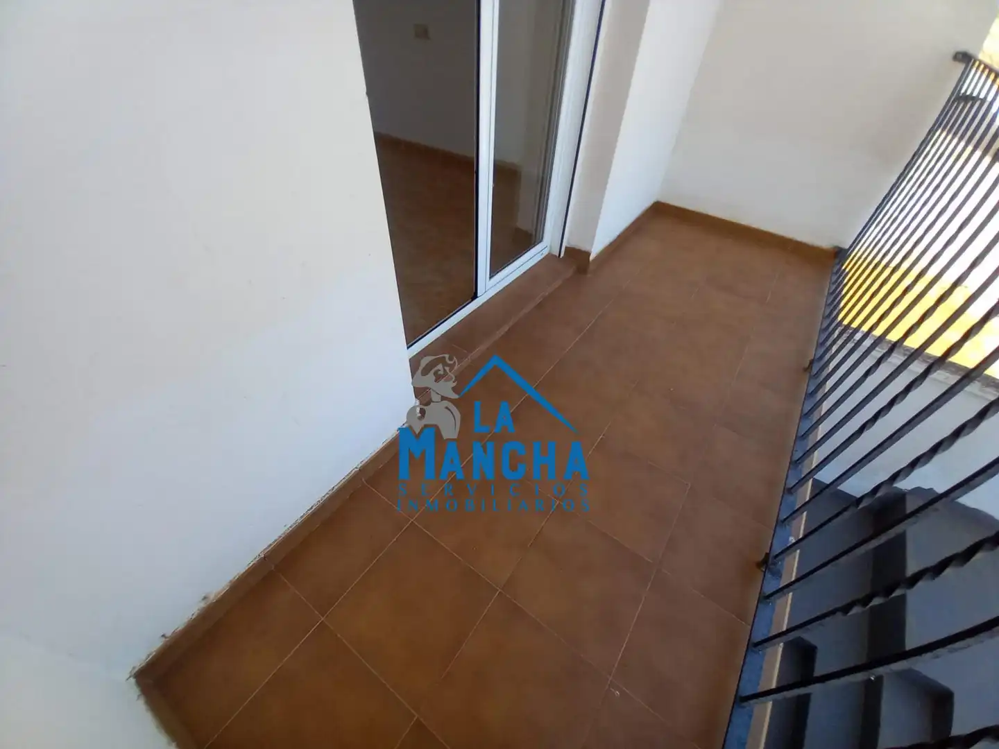 Casa adosada en venda en Madrigueras amb Calefacció, Terrassa i Traster
