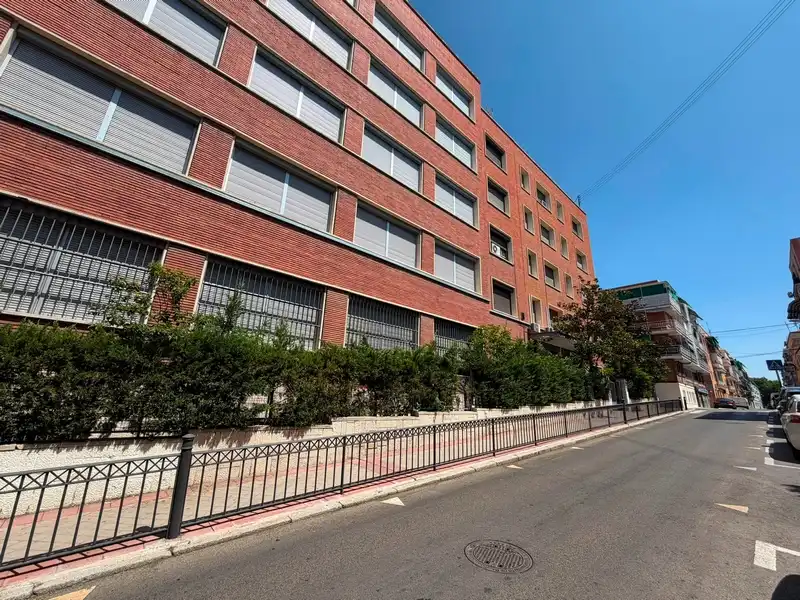 Vista exterior de Piso en venta en Madrid