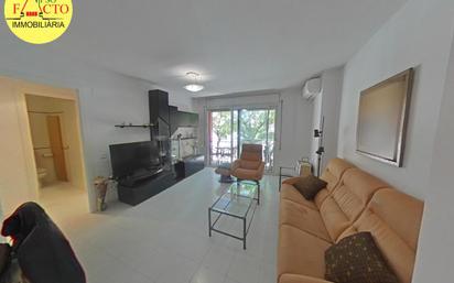 Sala d'estar de Apartament en venda en Girona Capital amb Terrassa