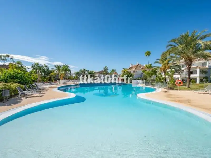 Vista exterior de Planta baixa de lloguer en Marbella amb Aire condicionat, Calefacció i Terrassa