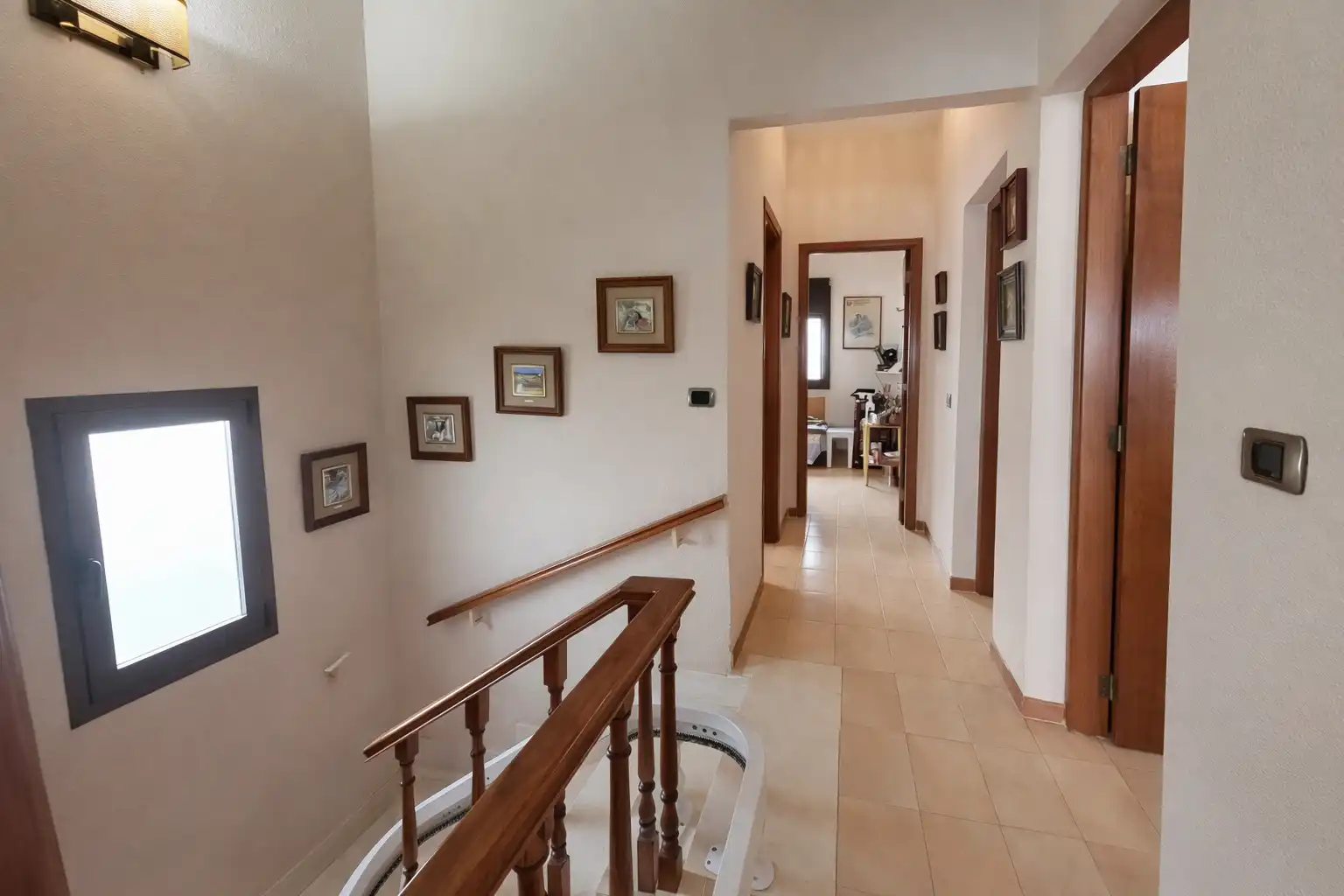 Einfamilien-Reihenhaus zum Verkauf in Adeje mit Privatgarten, Terrasse und Möbliert