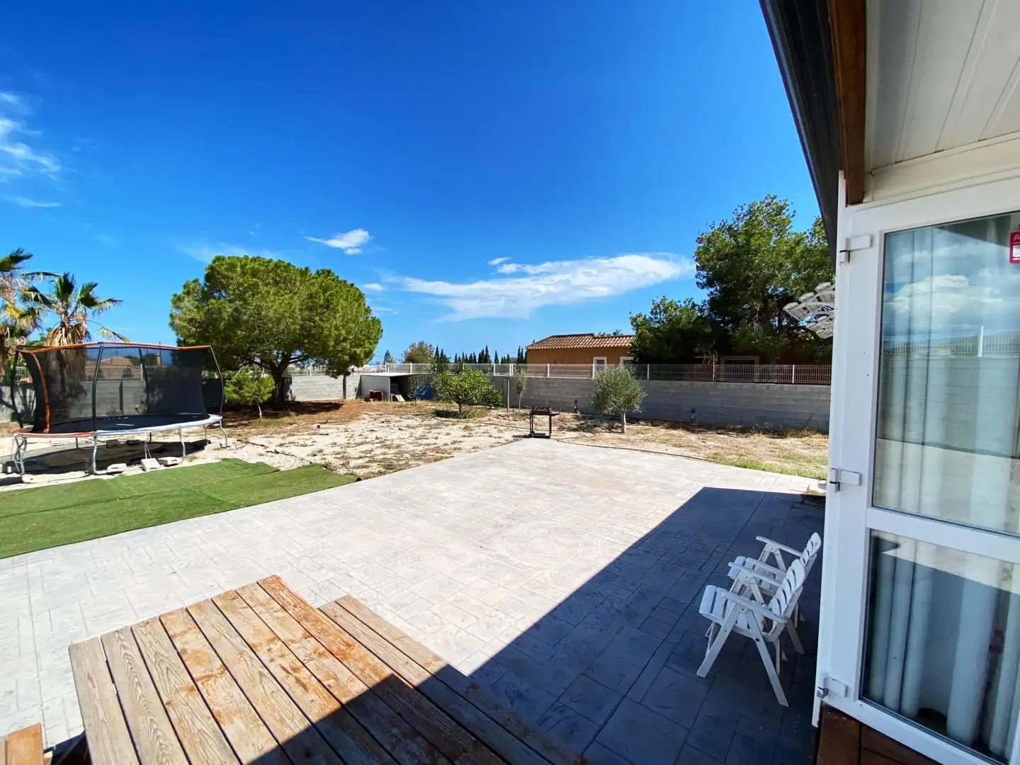 Terrassa de Finca rústica de lloguer en El Campello amb Aire condicionat, Jardí privat i Moblat