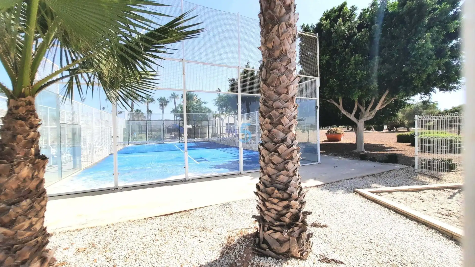Schwimmbecken von Einfamilien-Reihenhaus zum Verkauf in Torre-Pacheco mit Klimaanlage, Heizung und Terrasse