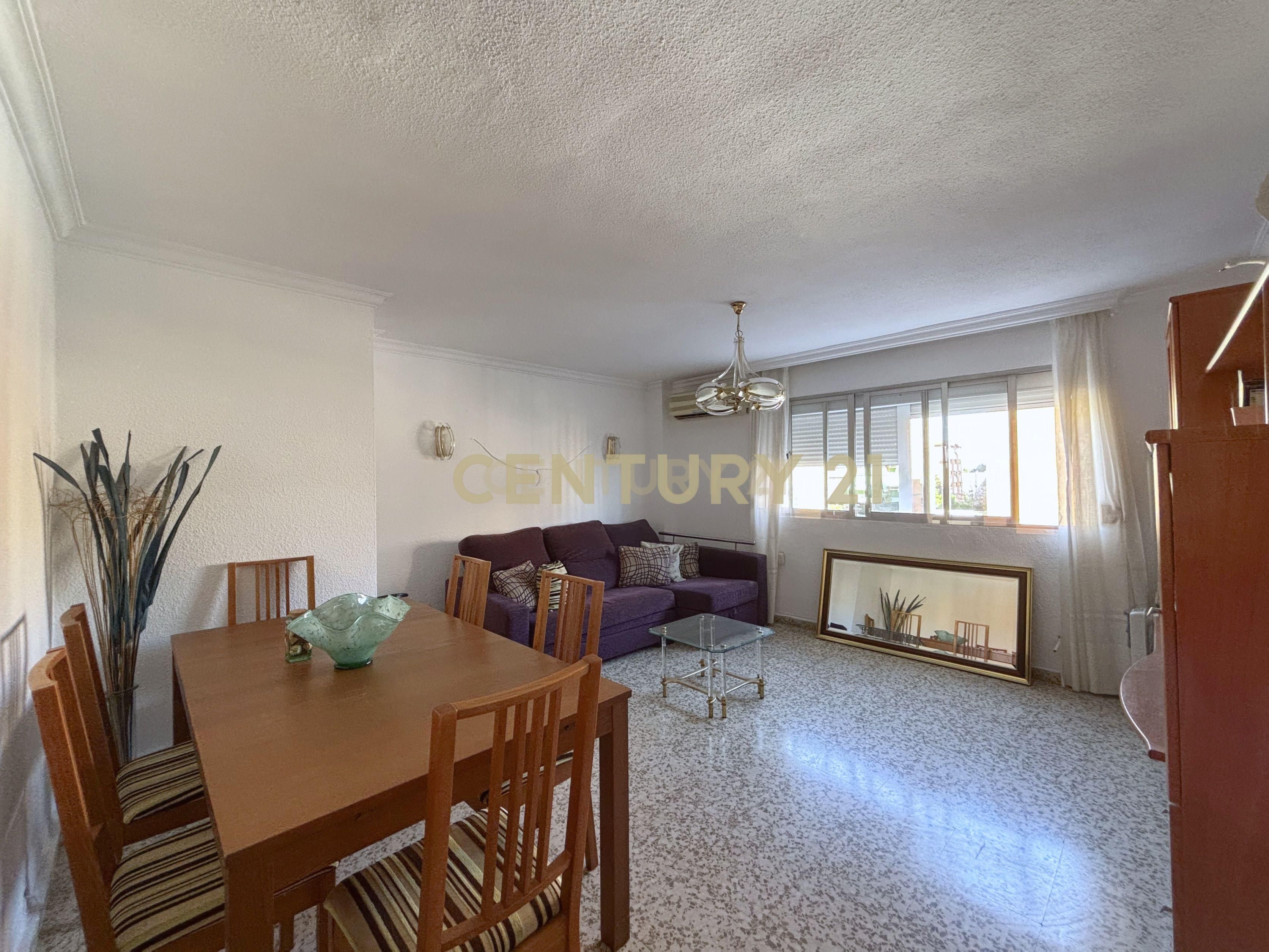Vista exterior de Apartament de lloguer en Málaga Capital amb Rentadora, Microones i TV