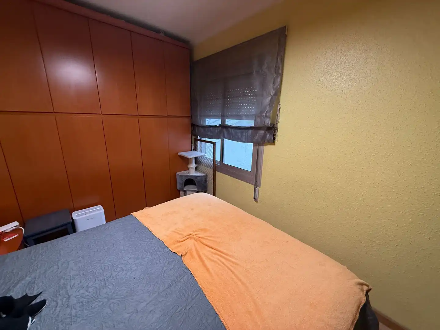 Schlafzimmer von Wohnung zum Verkauf in Santa Coloma de Gramenet mit Klimaanlage, Heizung und Terrasse