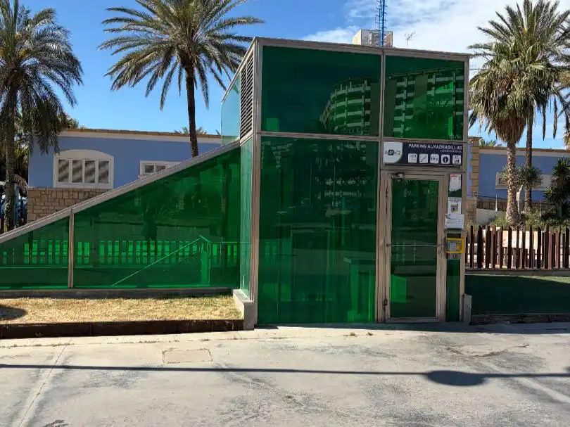 Vista exterior de Garatge en venda en Ciudad Jardín - Tagarete - El Zapillo