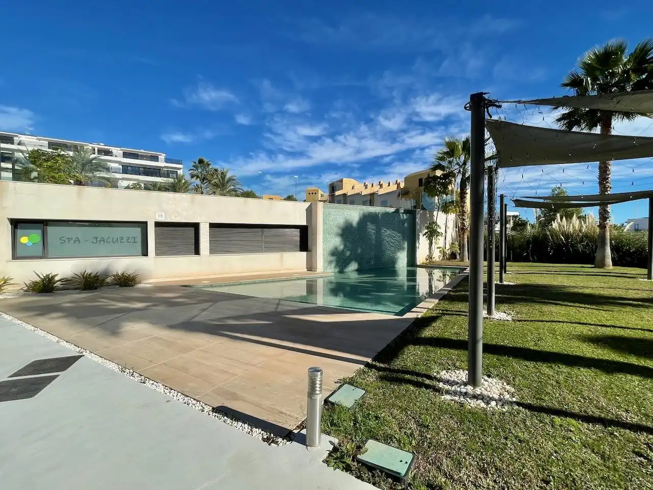 Schwimmbecken von Wohnung zum Verkauf in Finestrat mit Klimaanlage, Heizung und Terrasse