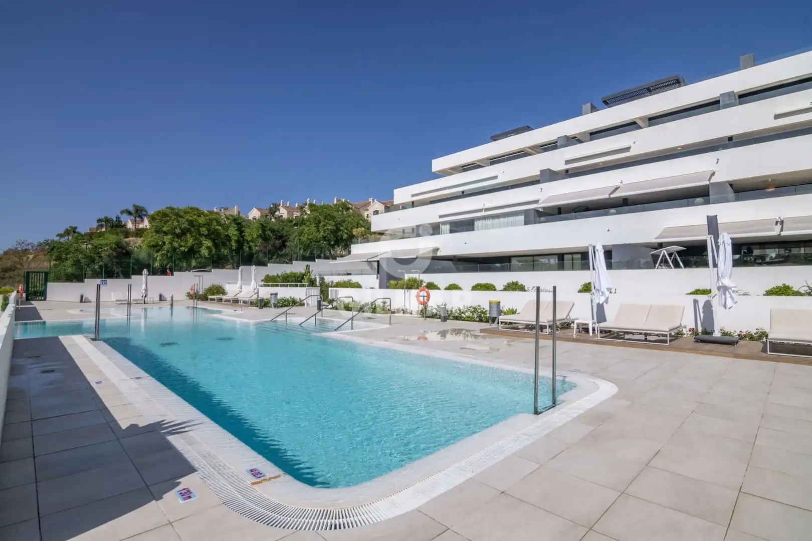 Piscina de Apartament en venda en Estepona amb Calefacció, Traster i Piscina