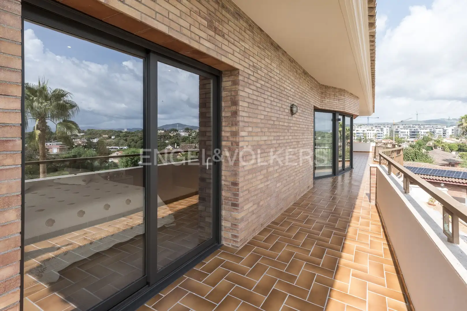 Terrassa de Casa o xalet en venda en Vilanova i la Geltrú amb Aire condicionat, Calefacció i Jardí privat