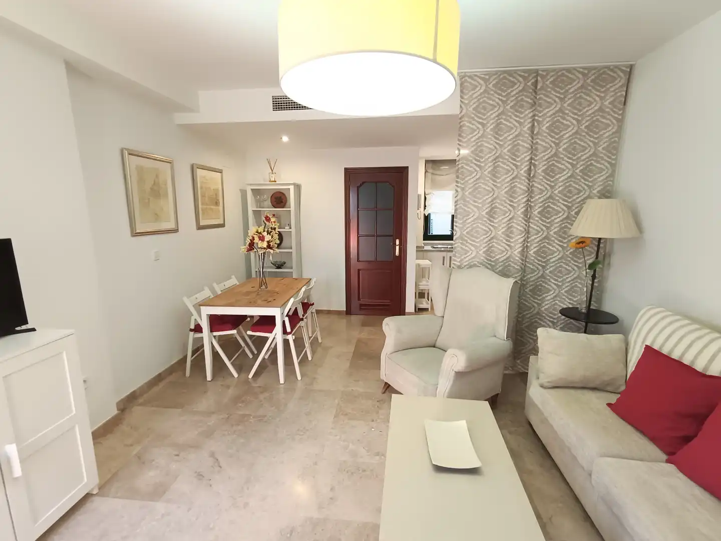Sala d'estar de Pis de lloguer en Córdoba amb Aire condicionat, Calefacció i Moblat