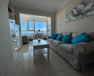 Sala d'estar de Apartament de lloguer en Torrox amb Aire condicionat, Moblat i Piscina comunitària