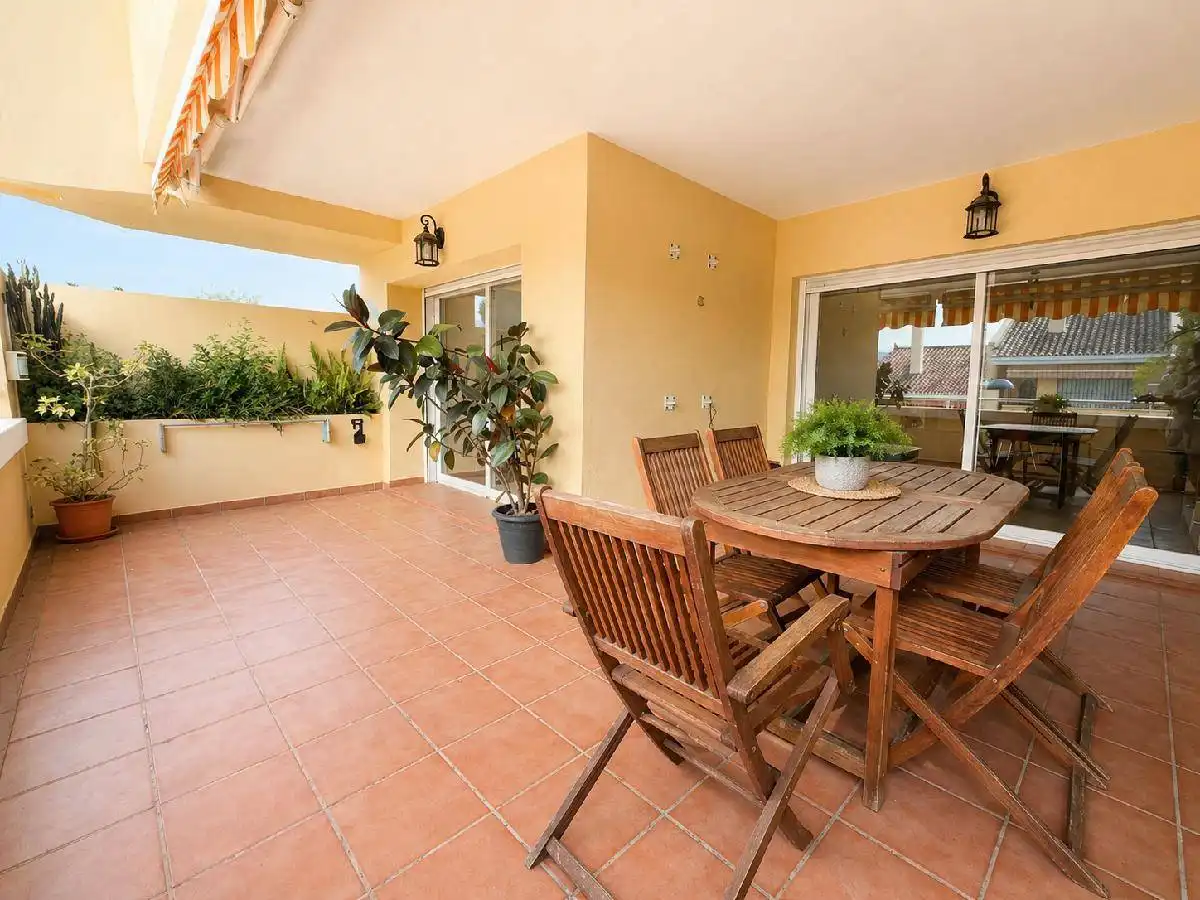 Terrasse von Wohnung zum Verkauf in Marbella mit Klimaanlage, Terrasse und Schwimmbad