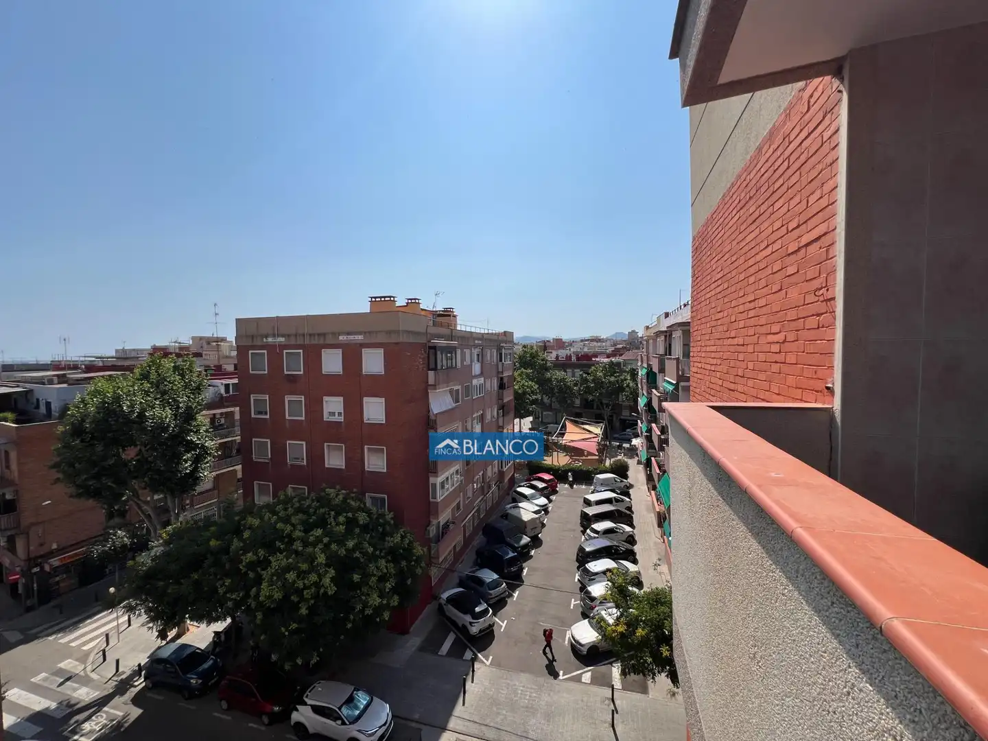 Vista exterior de Pis en venda en Cornellà de Llobregat amb Aire condicionat, Calefacció i Balcó