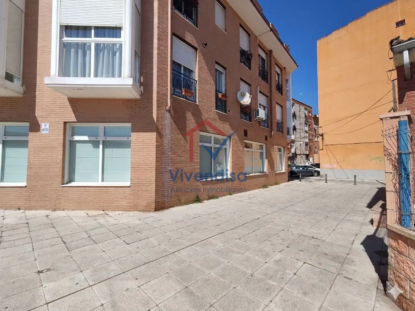 Vista exterior de Piso en venta en Alovera con Calefacción