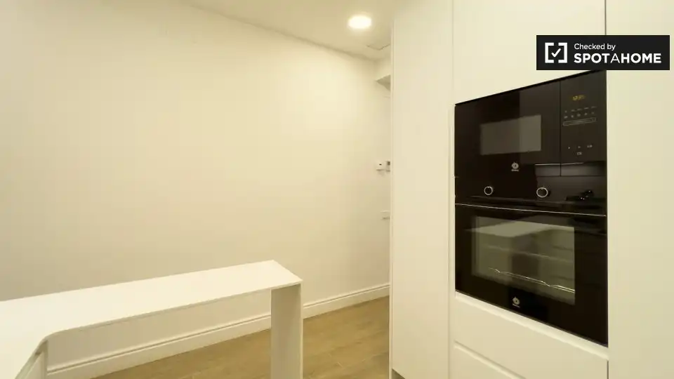 Appartamento con terrazza in affitto a Eixample, imagen 6