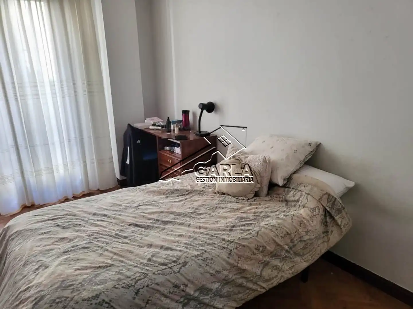 Dormitori de Pis de lloguer en Salamanca amb Calefacció i Parquet