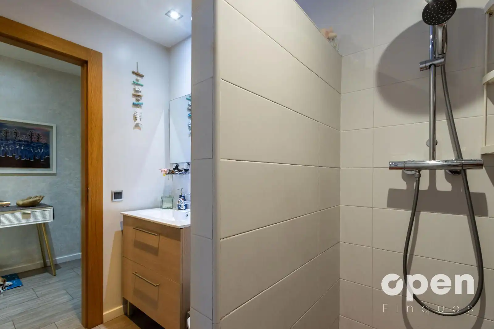 Badezimmer von Einfamilien-Reihenhaus zum Verkauf in Terrassa mit Klimaanlage, Heizung und Terrasse