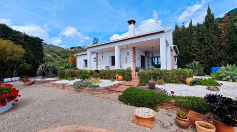 ¡Oportunidad Única! Venta de Magnífica Villa Rural en Benamargosa