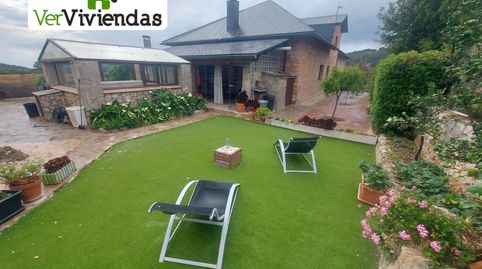 Espectacular casa con jardín