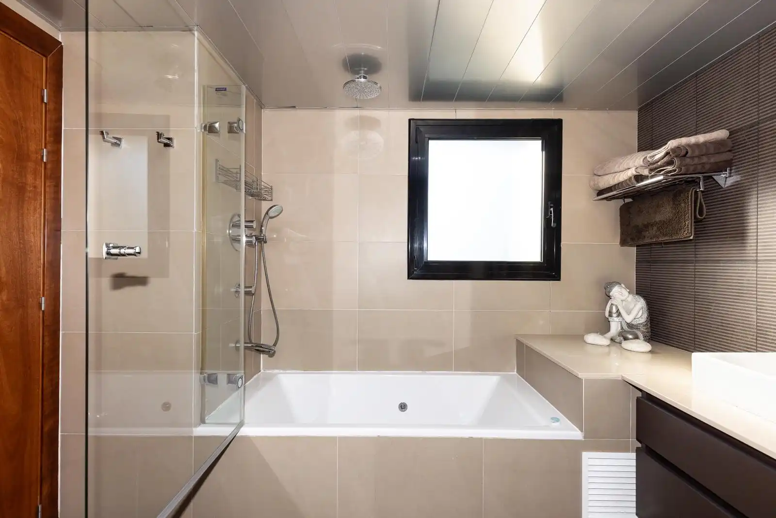 Baño de Casa adosada en venta en Cambrils con Aire acondicionado, Calefacción y Jardín privado