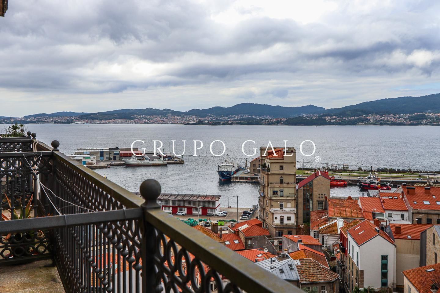 Study to rent in Rúa Elduayen, Casco Vello