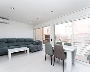 Living room of Flat for sale in Vilafranca del Penedès  with Air Conditioner, Heating and Furnished