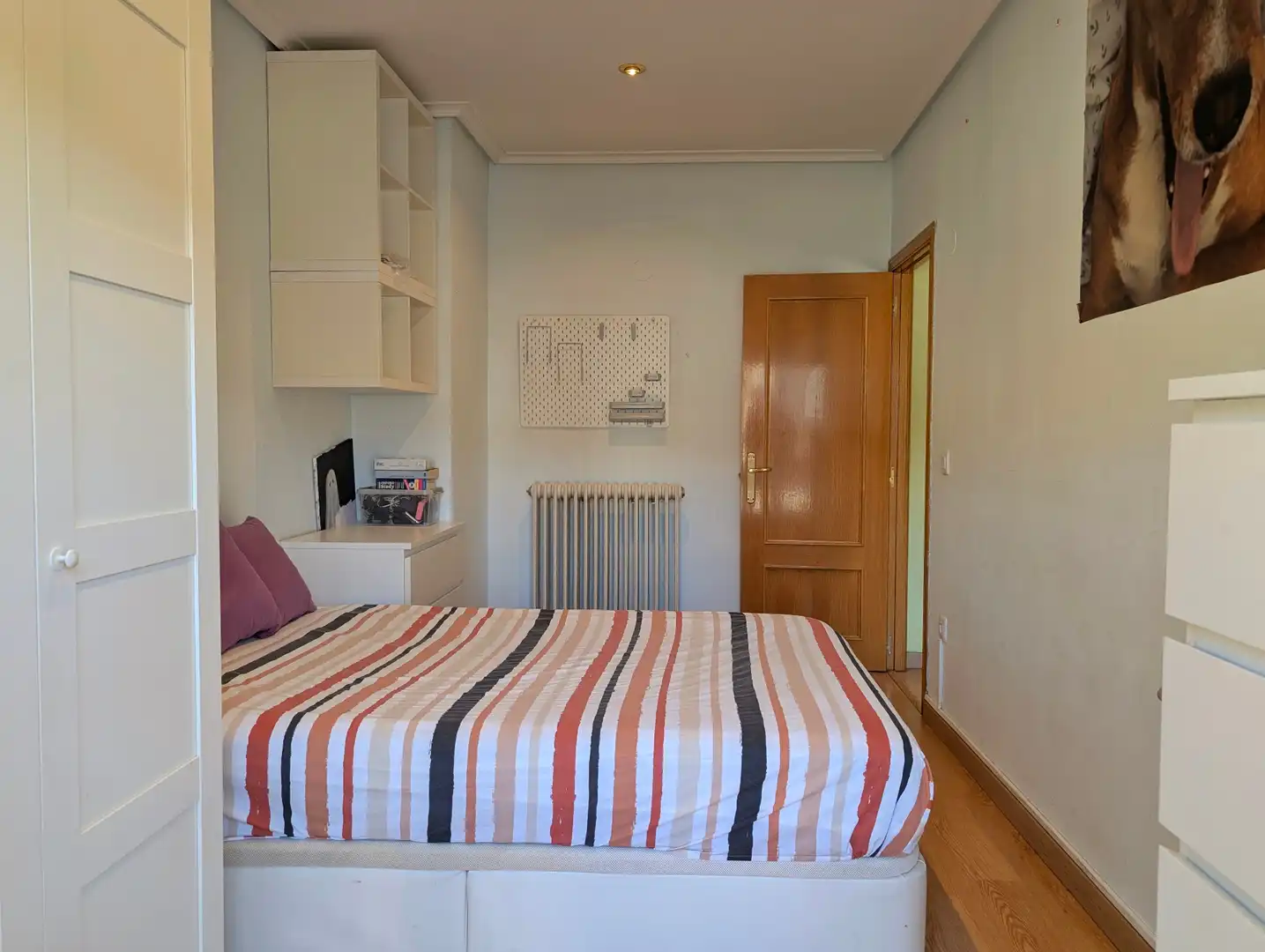 Habitación de Apartamento en venta en Ezcaray con Calefacción, Terraza y Amueblado
