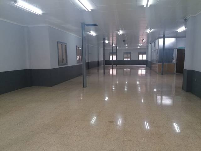 Local comercial en Alquiler en Creu de Barberà