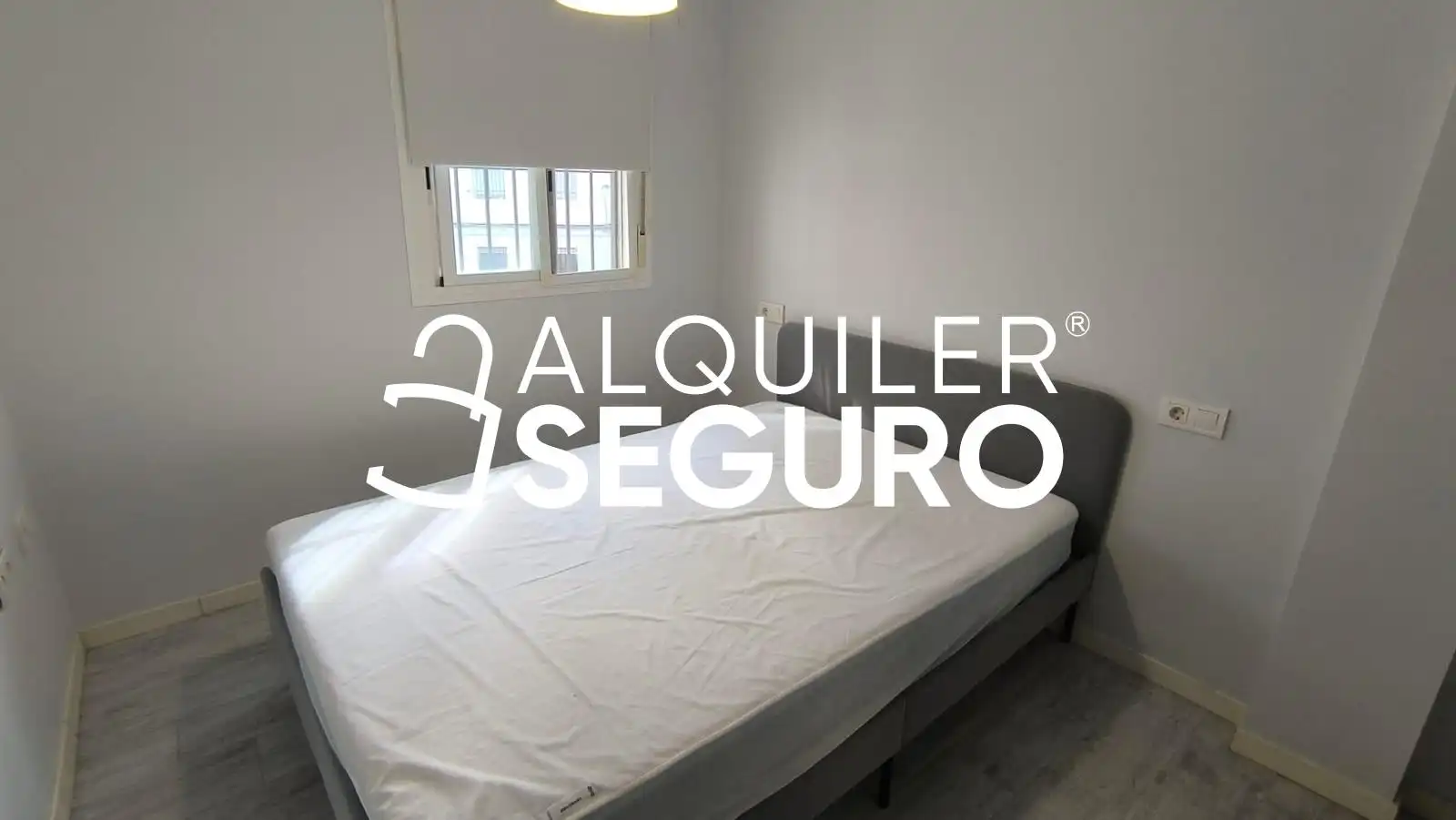 Habitación de Piso de alquiler en  Sevilla Capital con Aire acondicionado y Amueblado