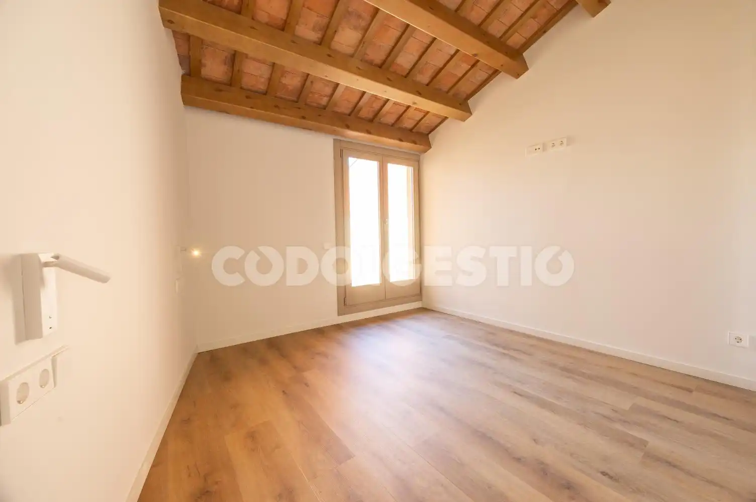 Flat for rent in Escales, Centre