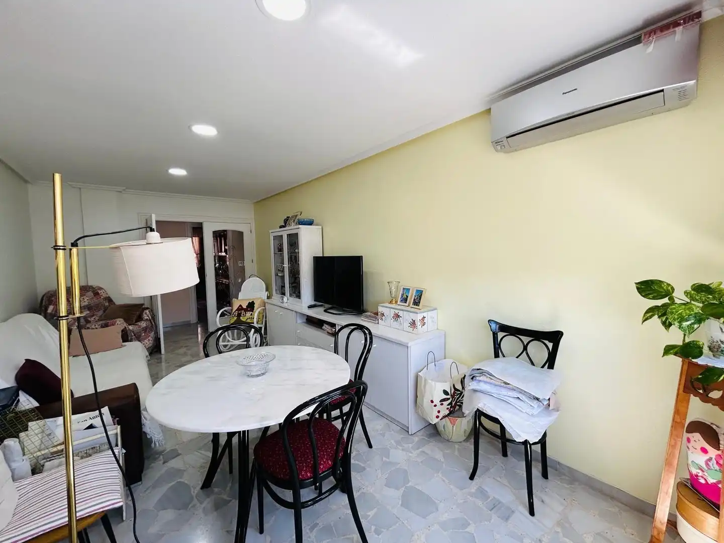 Living room of Flat for sale in Petrer  with Air Conditioner, Heating and Balcony