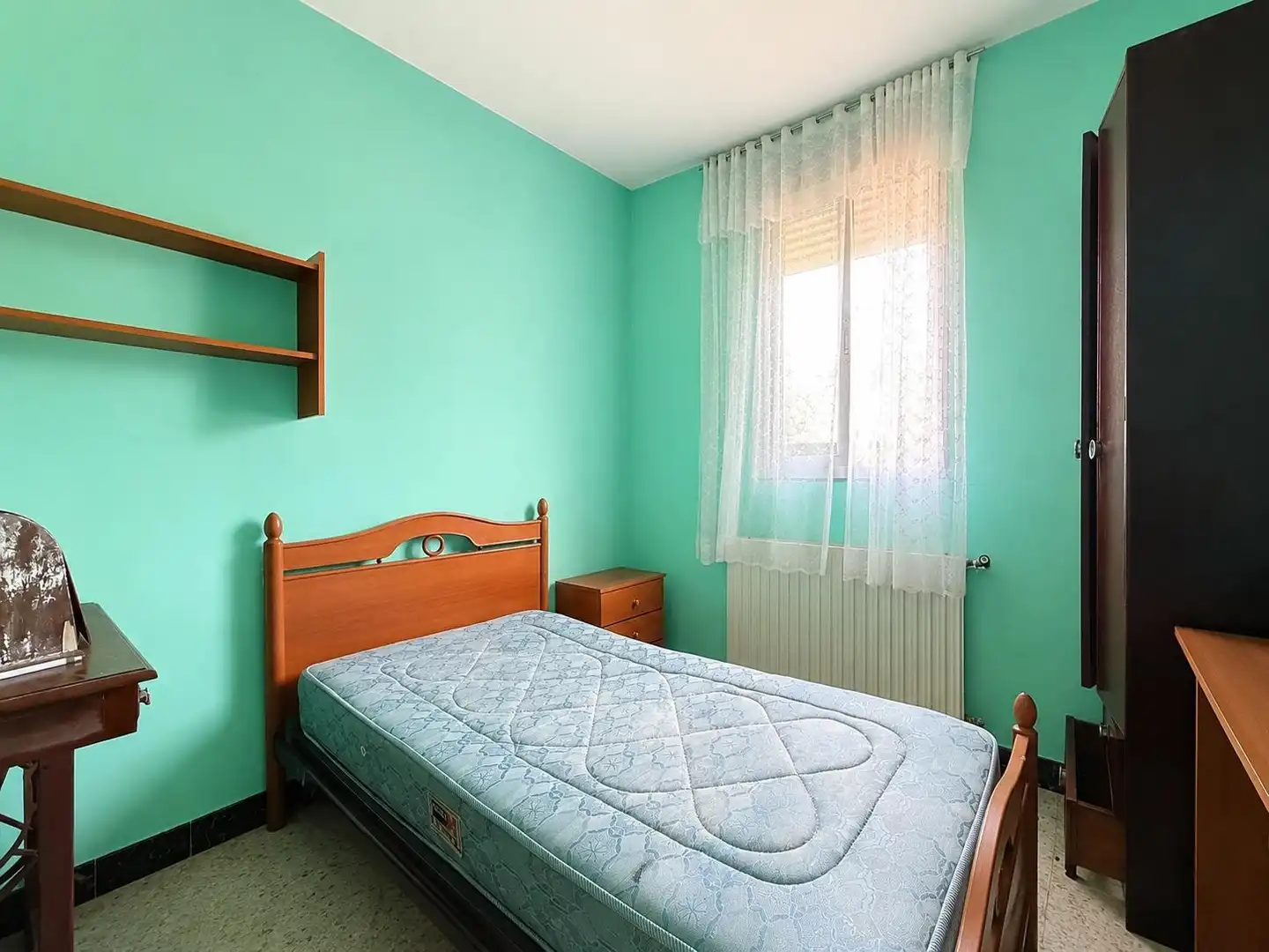 Dormitori de Casa o xalet en venda en Salceda de Caselas amb Calefacció, Traster i Moblat