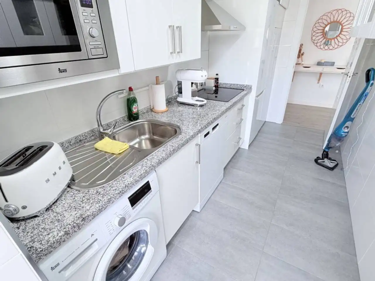 Cocina de Apartamento de alquiler en Almuñécar con Terraza y Piscina comunitaria