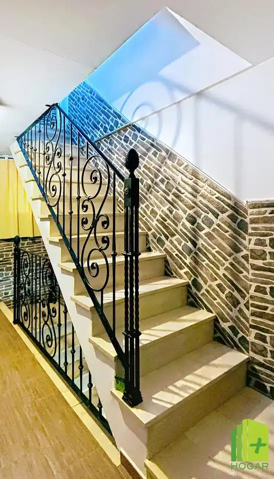 Casa adosada en venda en  Jaén Capital amb Aire condicionat, Terrassa i Balcó