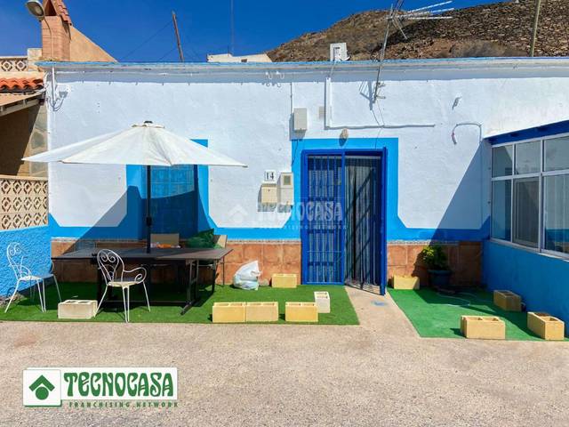 Casa adosada en Venta en Adra