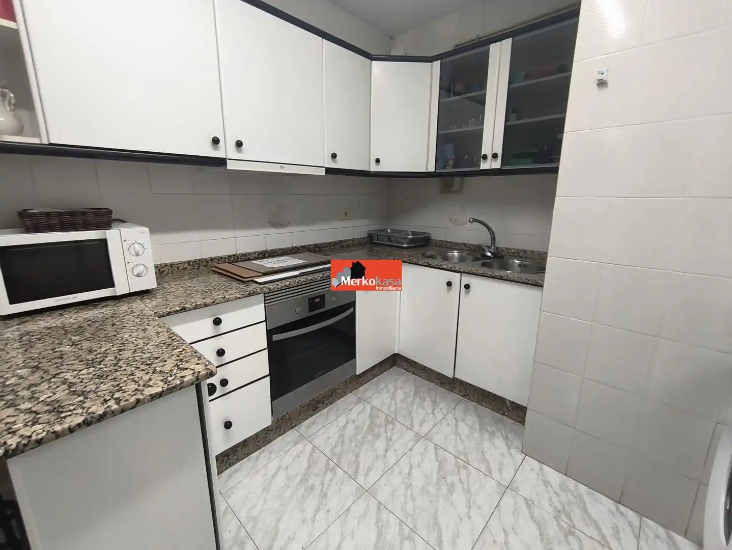 Cocina de Apartamento de alquiler en Lugo con Calefacción, Trastero y Amueblado