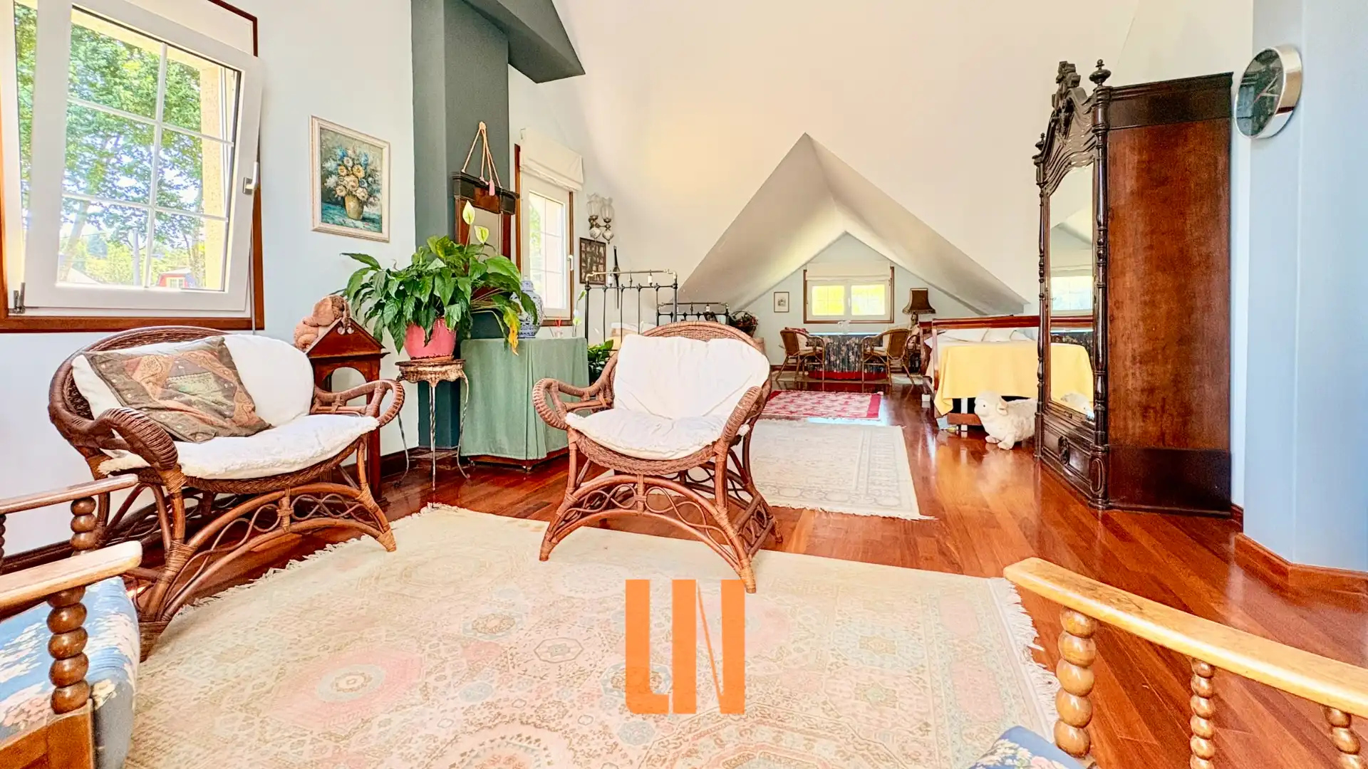 Sala d'estar de Casa o xalet en venda en Oleiros amb Calefacció, Jardí privat i Parquet