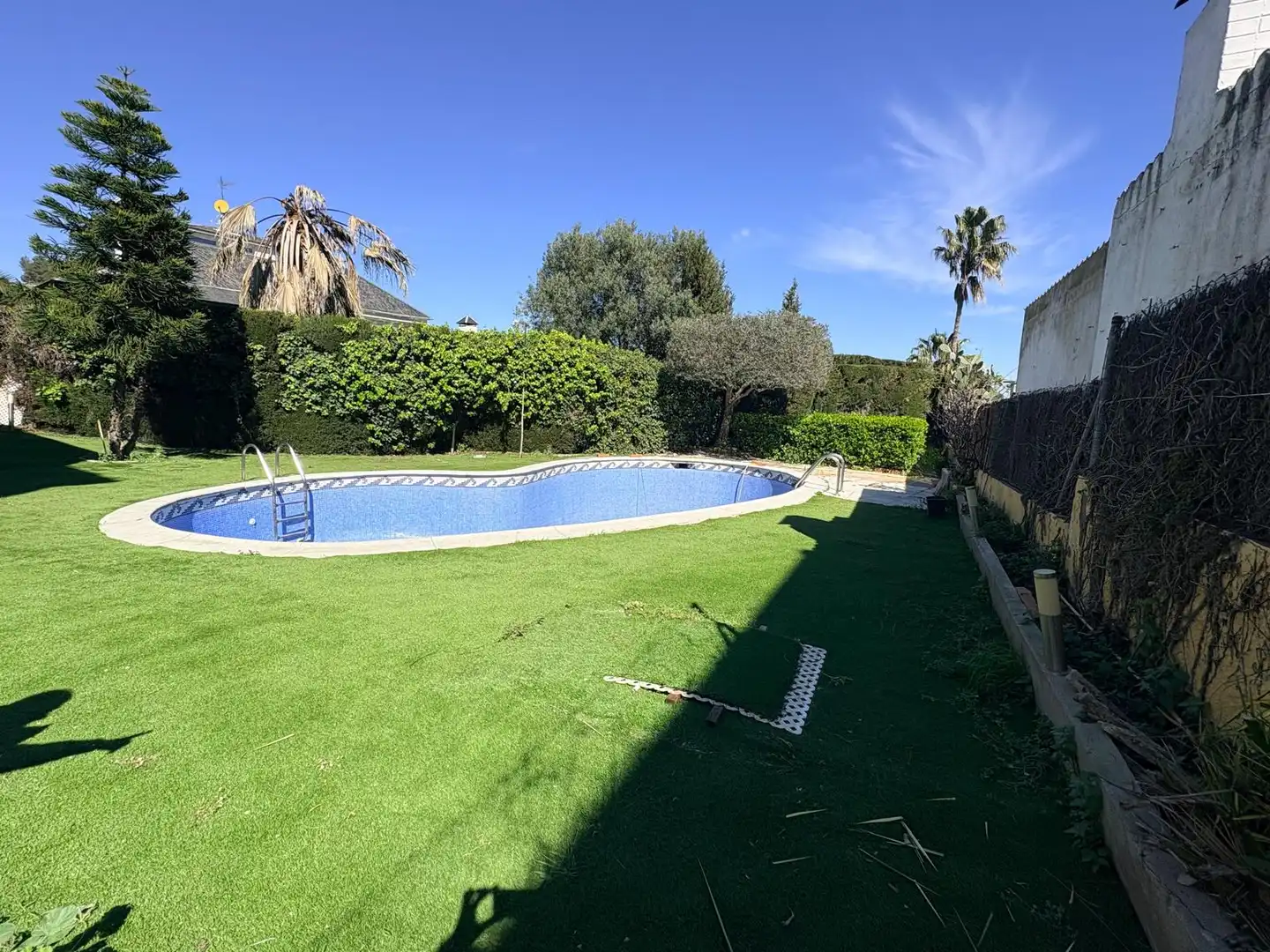 Piscina de Casa o chalet en venta en Pallejà con Aire acondicionado, Calefacción y Jardín privado