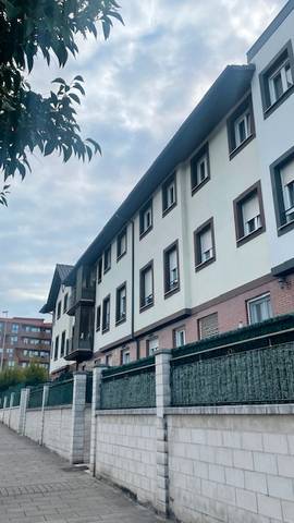 Piso en Venta en Avenida Kānpāzār Etorbideā en La Florida