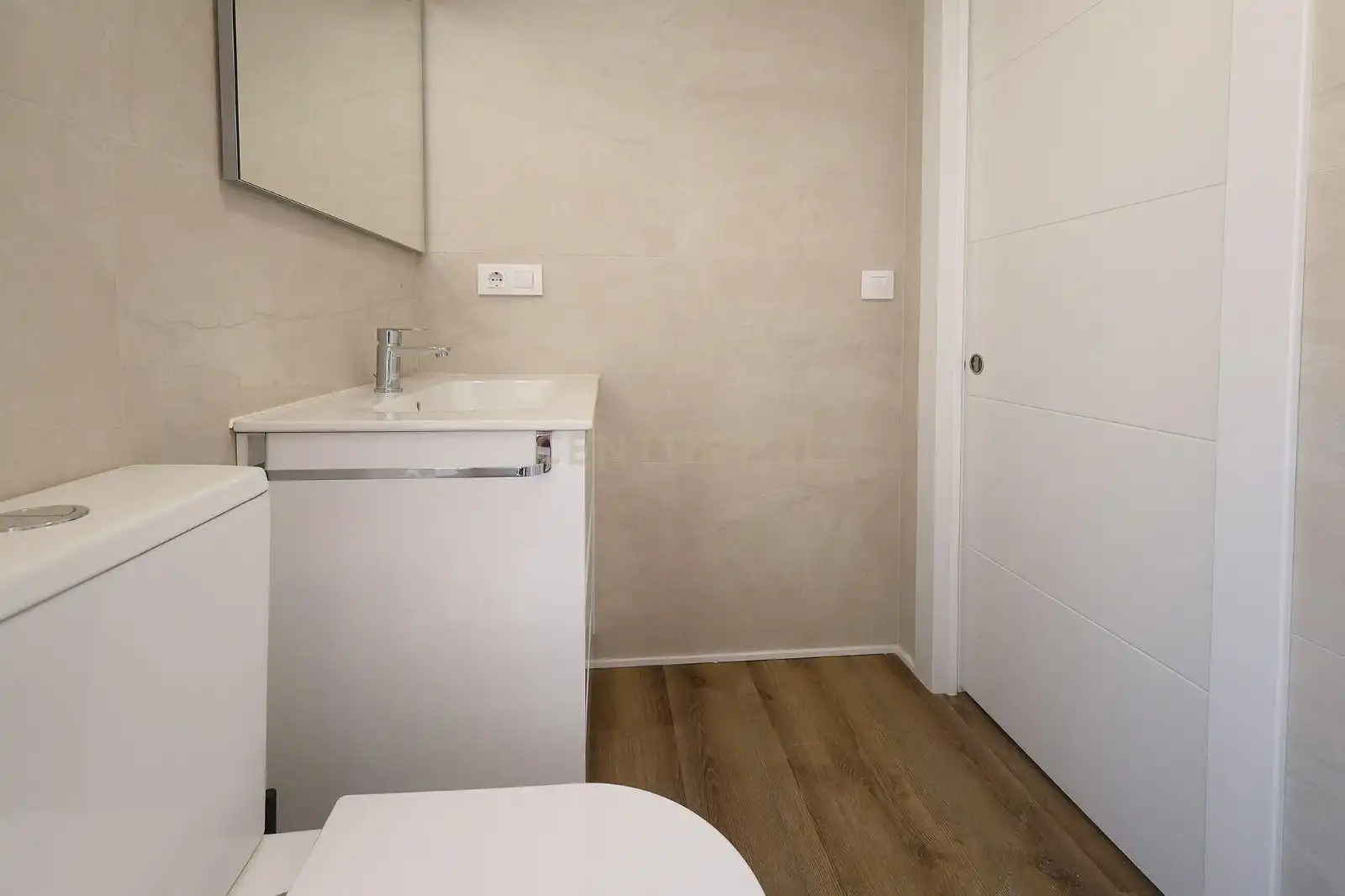 Badezimmer von Wohnungen zum Verkauf in Dénia mit Klimaanlage und Ofen