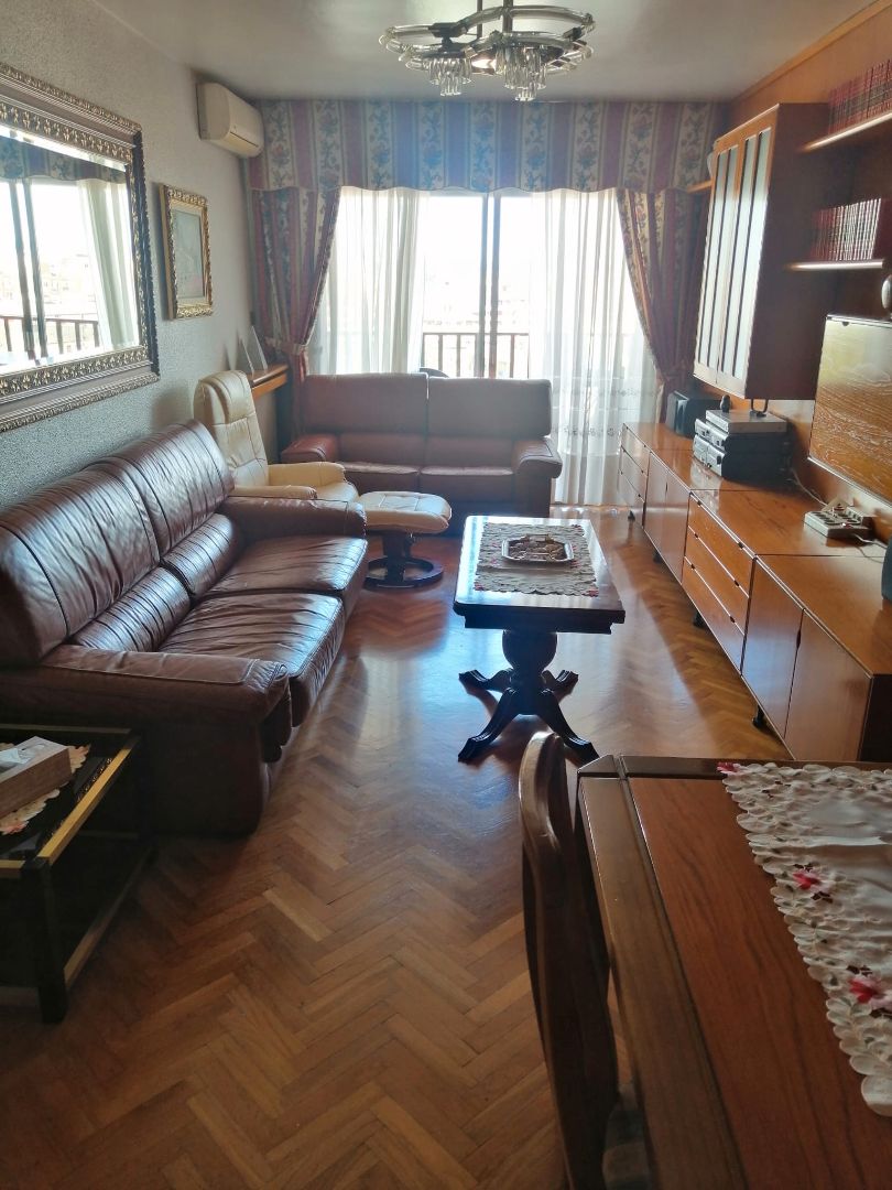 Sala de estar de Piso en venta en  Zaragoza Capital con Aire acondicionado, Calefacción y Parquet